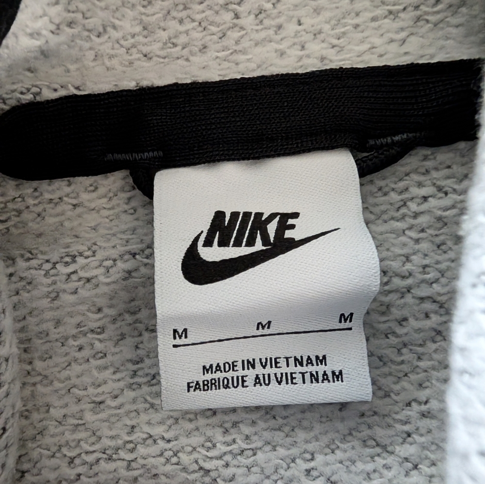 Nike Jacket SKU990 - Picture 3 of 3